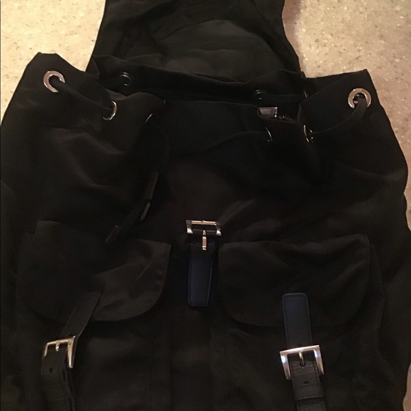 Prada backpack - Picture 3 of 9